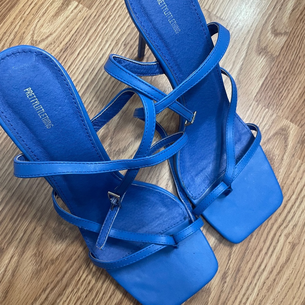 BLUE HEELS